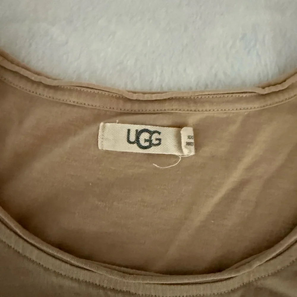 UGG Women’s Tan Crewneck Short Sleeved Top XL organic cotton - Picture 2 of 3